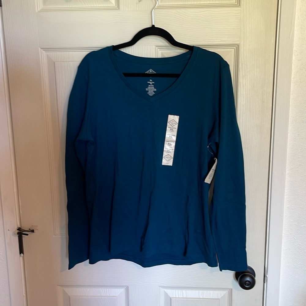 NWT. St. John’s Bay. Size XL.